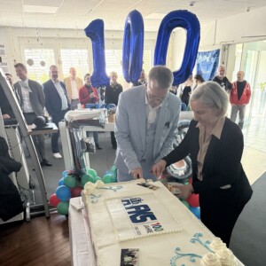 Tortenanschnitt bei 100 Jahre FKS